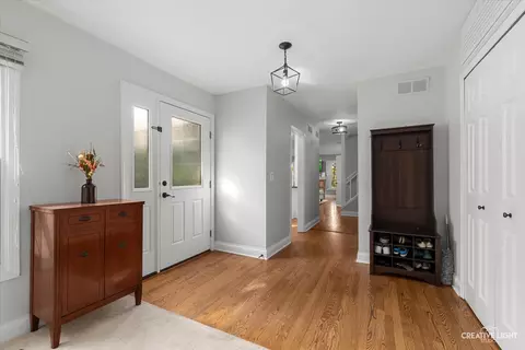 Entry Way - 1045 Wheaton Oaks Dr, Wheaton, IL 60187 photo 1 of 1