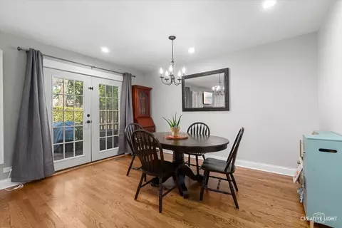 Dining - 1045 Wheaton Oaks Dr, Wheaton, IL 60187 photo 1 of 1