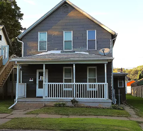 1824 W 6th St, Davenport, IA 52802