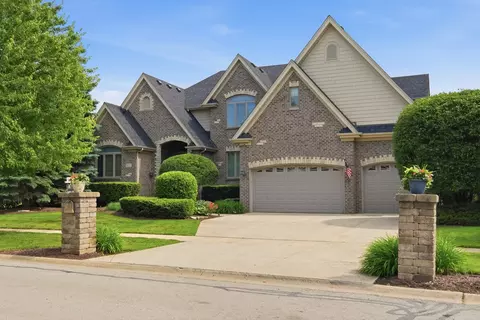 Exterior - 24821 W Easy St, Plainfield, IL 60586 photo 2 of 9
