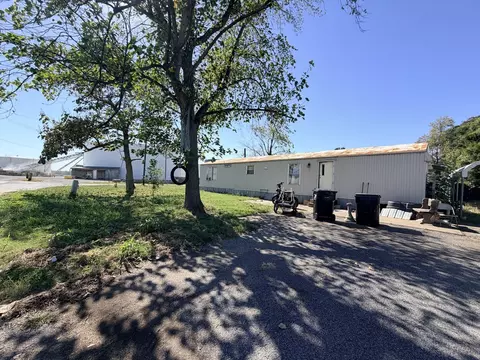 1117 E 2nd St, Metropolis, IL 62960 photo 3