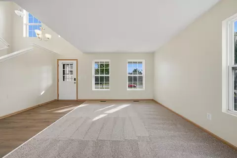 Living - 515 Meadow Ln, Harvard, IL 60033 photo 3 of 11