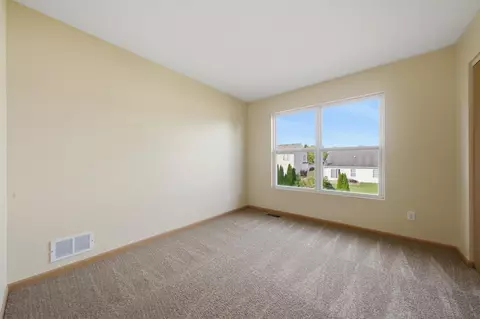 Bedroom - 515 Meadow Ln, Harvard, IL 60033 photo 6 of 7