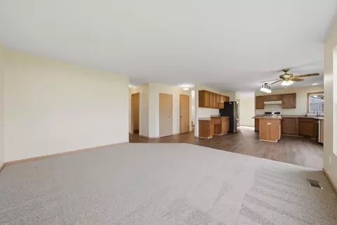 Living - 515 Meadow Ln, Harvard, IL 60033 photo 9 of 11