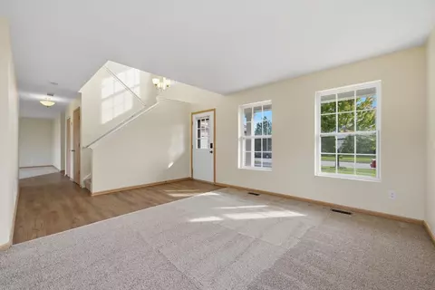 Living - 515 Meadow Ln, Harvard, IL 60033 photo 2 of 11