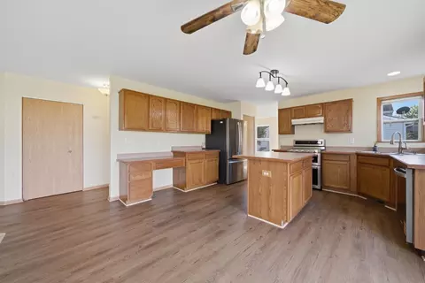 Kitchen - 515 Meadow Ln, Harvard, IL 60033 photo 1 of 4