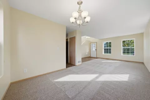 Living - 515 Meadow Ln, Harvard, IL 60033 photo 4 of 11
