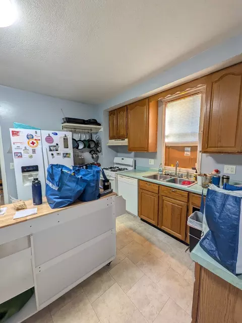 Kitchen - 819 E Monroe St, Bloomington, IL 61701 photo 2 of 2