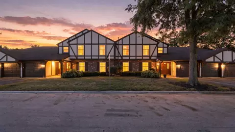 2158 Lancaster Cir #101C, Naperville, IL 60565