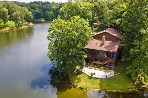 396 Lake Indian Hills Cir, Carbondale, IL 62902