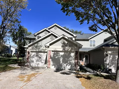 132 Golfview Dr, Glendale Heights, IL 60139
