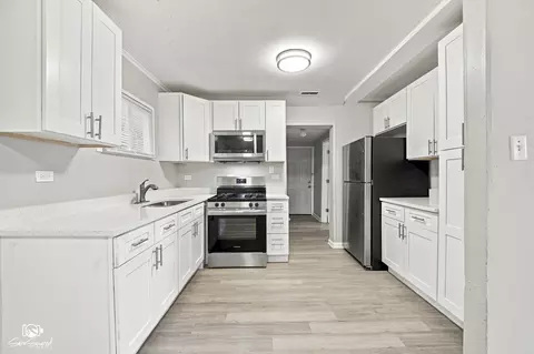 Kitchen - 16236 Spaulding Ave, Markham, IL 60428 photo 2 of 2