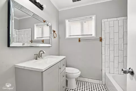 Bath - 16236 Spaulding Ave, Markham, IL 60428 photo 2 of 2