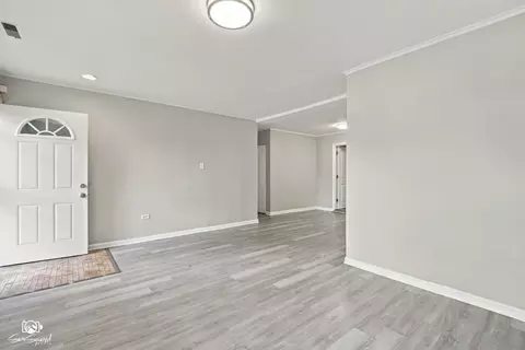 Living - 16236 Spaulding Ave, Markham, IL 60428 photo 3 of 6