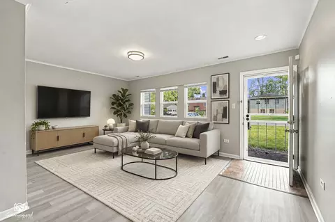 Living - 16236 Spaulding Ave, Markham, IL 60428 photo 1 of 6