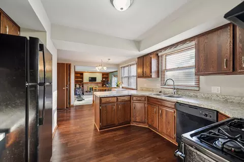 Kitchen - 532 Shenandoah Trl, Elgin, IL 60123 photo 1 of 2