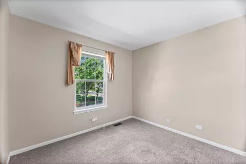 Bedroom - 1301 Filly Ln, Bartlett, IL 60103 photo 4 of 5