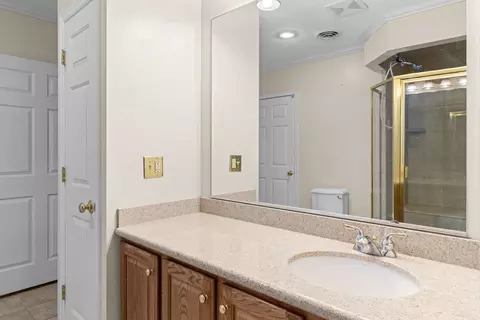 Bath - 237 Cedar Ln, Sherrard, IL 61281 photo 6 of 7