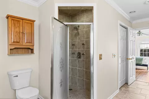 Bath - 237 Cedar Ln, Sherrard, IL 61281 photo 4 of 7