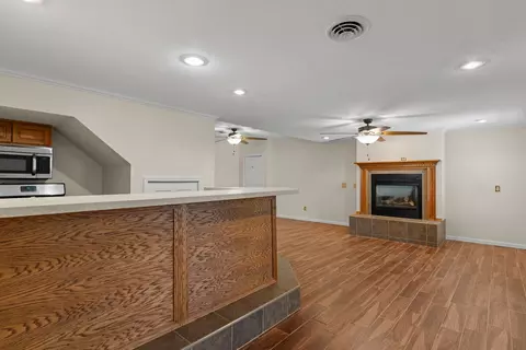 Living - 237 Cedar Ln, Sherrard, IL 61281 photo 4 of 6