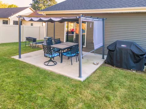 Exterior - 123 E First St, Manteno, IL 60950 photo 4 of 5