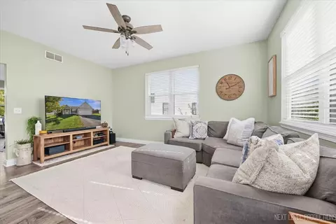 Living - 721 Periwinkle Ln, Aurora, IL 60504 photo 1 of 2