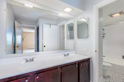 Bath - 208 E Bailey Rd E #K, Naperville, IL 60565 photo 1 of 2