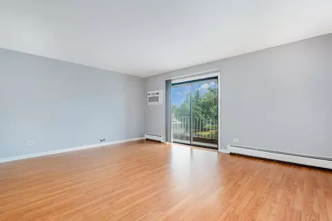 Living - 208 E Bailey Rd E #K, Naperville, IL 60565 photo 2 of 2