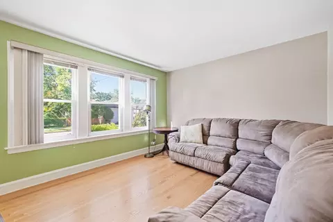 Living - 3905 Custer Ave, Lyons, IL 60534 photo 2 of 2
