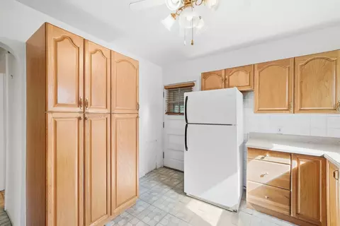 Kitchen - 3905 Custer Ave, Lyons, IL 60534 photo 2 of 3