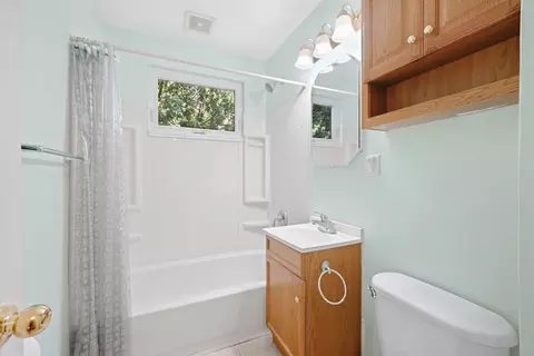 Bath - 3905 Custer Ave, Lyons, IL 60534 photo 1 of 2