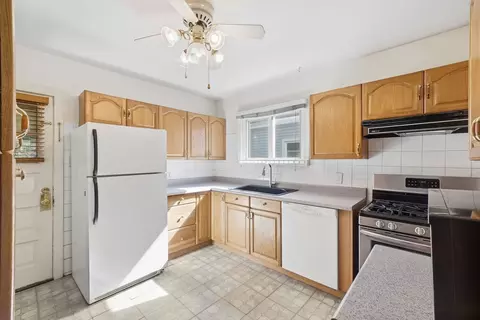 Kitchen - 3905 Custer Ave, Lyons, IL 60534 photo 1 of 3