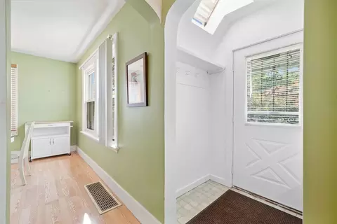 Entry Way - 3905 Custer Ave, Lyons, IL 60534 photo 2 of 2