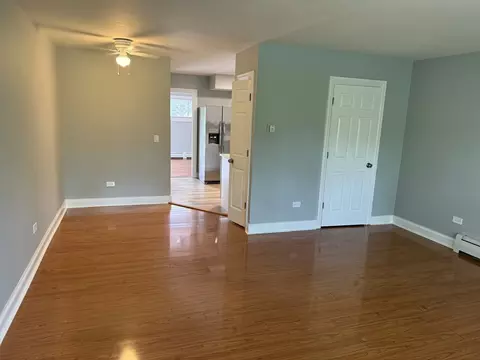 Living - 145 Dover Dr #14, Des Plaines, IL 60018 photo 1 of 4