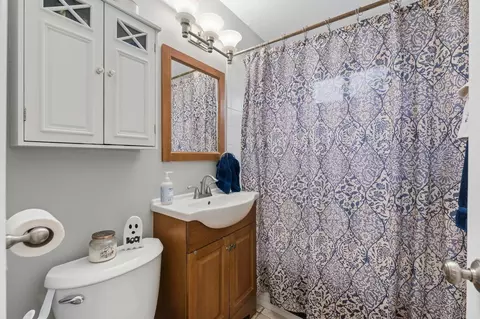 Bath - 1206 Avery Ave, Wheaton, IL 60187 photo 1 of 2