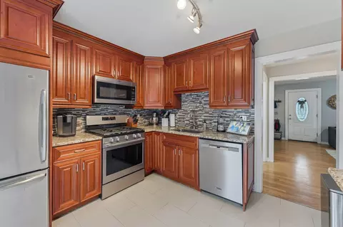 Kitchen - 1206 Avery Ave, Wheaton, IL 60187 photo 2 of 4