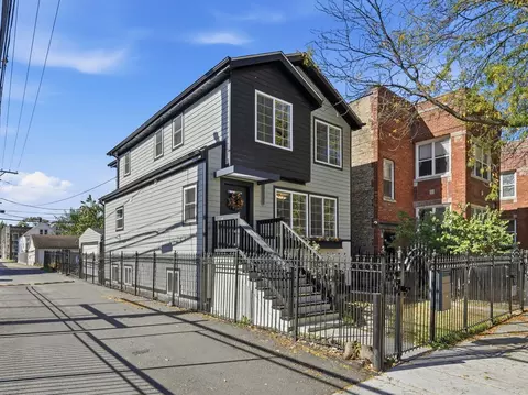 2616 N Avers Ave, Chicago, IL 60647