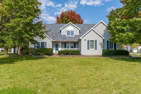 4008 Raleigh Ave, Bettendorf, IA 52722