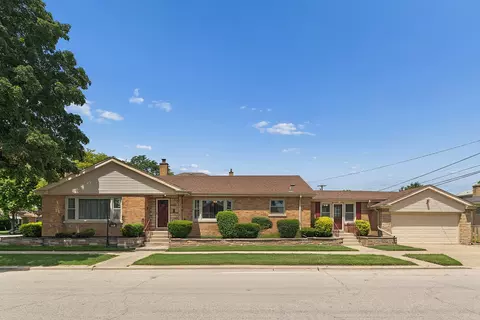 2928 W 92nd St, Evergreen Park, IL 60805
