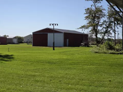 Exterior - 1980 N 35th Rd, Ottawa, IL 61350 photo 2 of 14