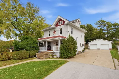 218 S Main St, Port Byron, IL 61275