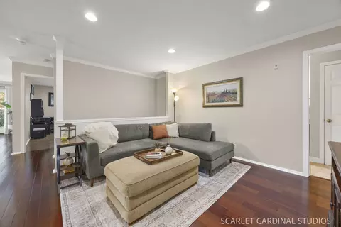 Other - 913 Wheaton Oaks Dr, Wheaton, IL 60187 photo 1 of 5