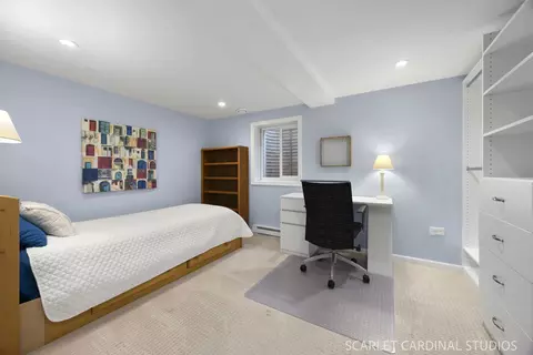 Bedroom - 913 Wheaton Oaks Dr, Wheaton, IL 60187 photo 5 of 5