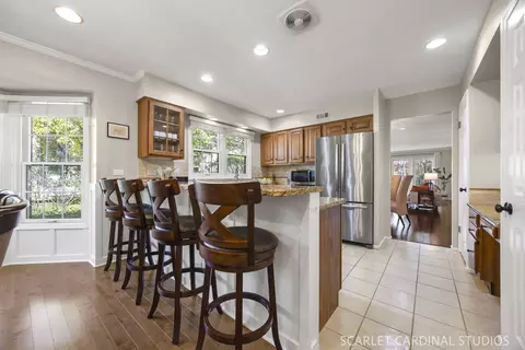 Kitchen - 913 Wheaton Oaks Dr, Wheaton, IL 60187 photo 1 of 3