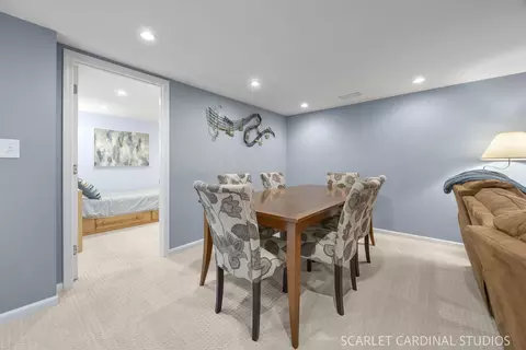 Dining - 913 Wheaton Oaks Dr, Wheaton, IL 60187 photo 3 of 3