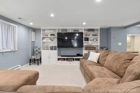 Other - 913 Wheaton Oaks Dr, Wheaton, IL 60187 photo 3 of 5