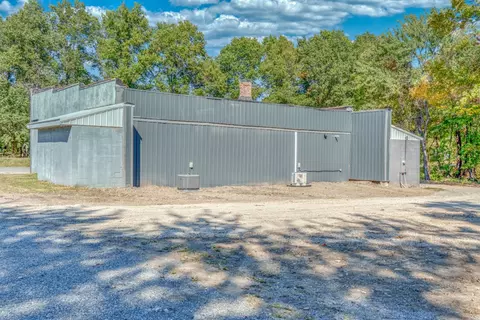 Exterior - 305 E Jefferson Ave, Nason, IL 62816 photo 3 of 8