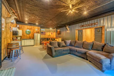 Living - 305 E Jefferson Ave, Nason, IL 62816 photo 3 of 3