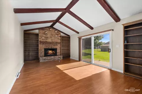 Living - 45 S Linden Dr, Plano, IL 60545 photo 3 of 4