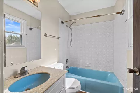 Bath - 45 S Linden Dr, Plano, IL 60545 photo 3 of 3